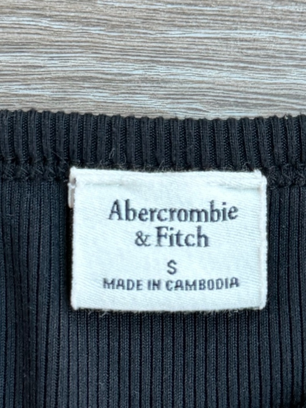 Abercrombie & Fitch Black Ribbed Button-Front Tank - Picture 4 of 4